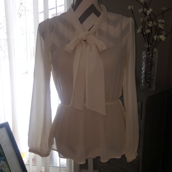 Forever 21 Tops - Small Forever 21 Blouse